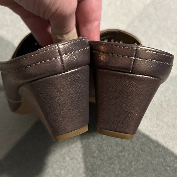 RIALTO Sedona Clogs/Mules Gold/Metallic Women's Size 7M - Picture 7 of 12